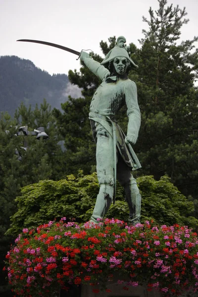 Bernhard Riedmiller anıt 