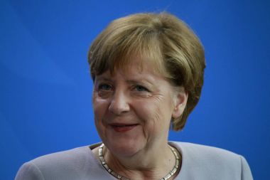 Alman ayrıcalığı Angela Merkel