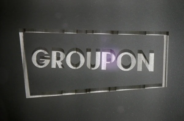 Логотип бренда "Groupon " — стоковое фото