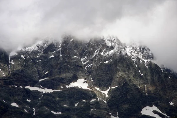 イタリア側から見たマッターホルン山 — ストック写真