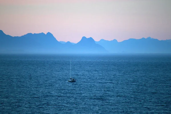  Norveç 'te gece yarısı güneşi
