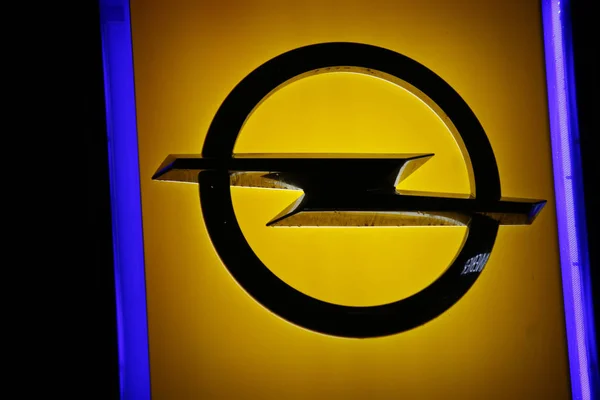 Logotipo da marca "Opel " — Fotografia de Stock