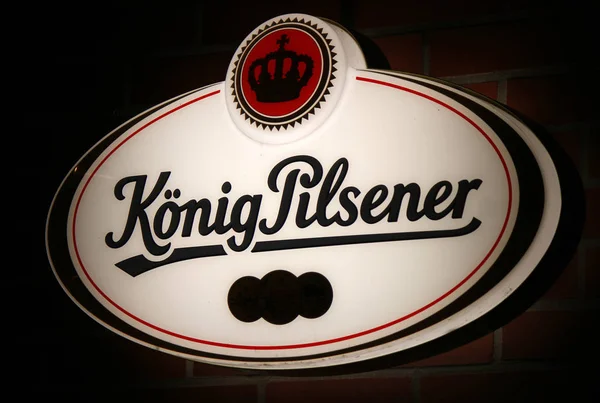 Logó, a márka "Koenig Pilsener" — Stock Fotó