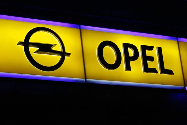 Logotipo da marca "Opel " — Fotografia de Stock