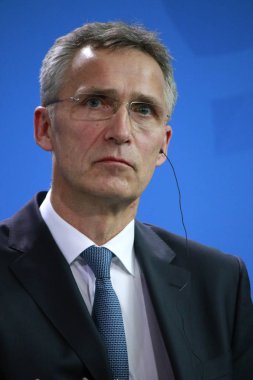 Jens Stoltenberg - toplantı, Almanya Başbakanı 