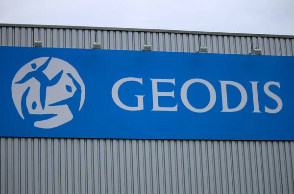 Logotipo da marca "Geodis " — Fotografia de Stock