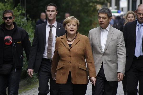 Angela Merkel com o marido Joachim Sauer — Fotografia de Stock