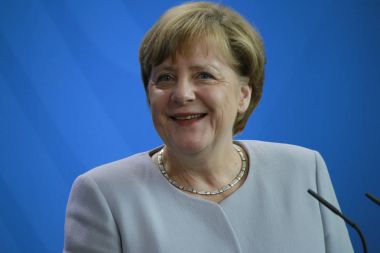 Alman ayrıcalığı Angela Merkel 