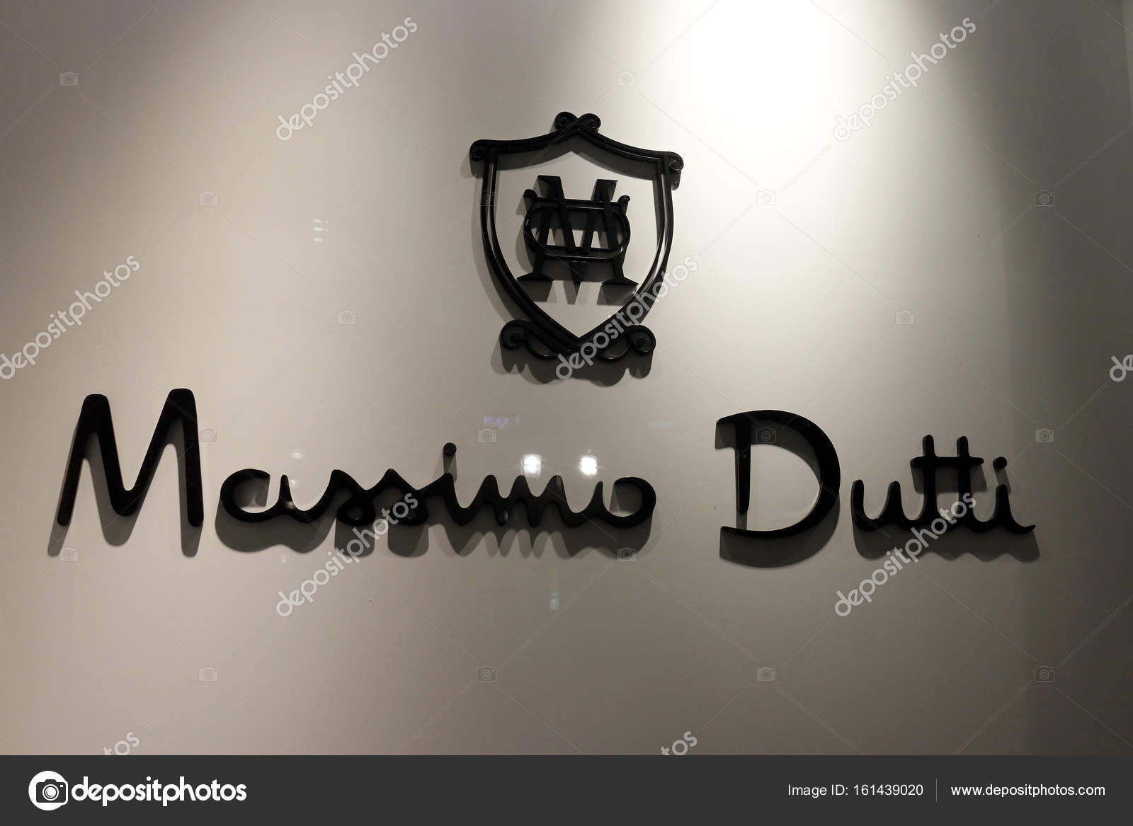 Logo Sign Massimo Dutti Stock Editorial Photo C 360ber 161439020