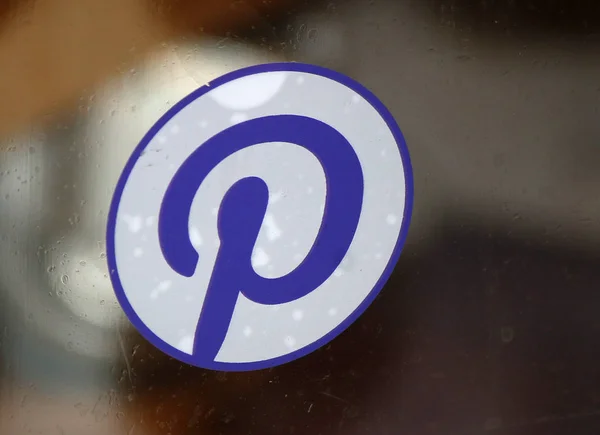 Logo sign "Pinterest" — Stock Photo, Image