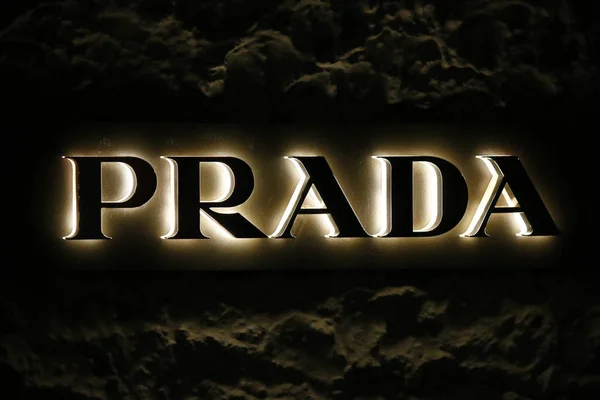 Znak logo "Prada" — Zdjęcie stockowe