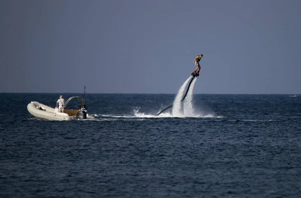 Flyboard Deportes acuáticos — Foto de Stock