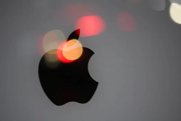 Logotipo da empresa Apple — Fotografia de Stock