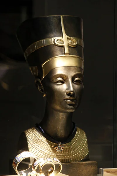 Buste Néfertiti antique — Photo