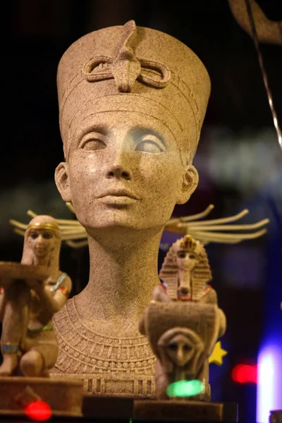 Antigo busto de Nefertiti — Fotografia de Stock