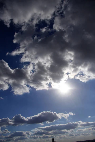 Nubes en el cielo azul — Foto de Stock