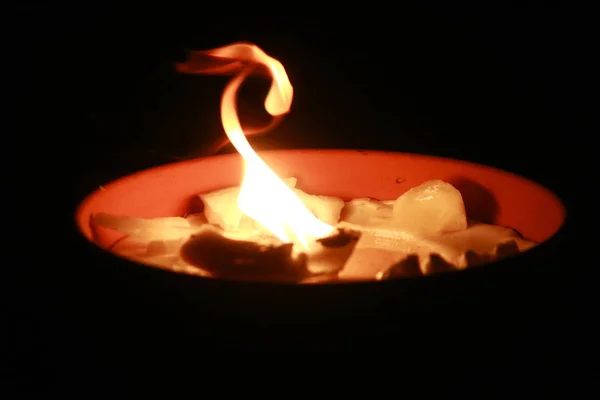Schale mit Flamme am Shila-Denkmal — Stockfoto