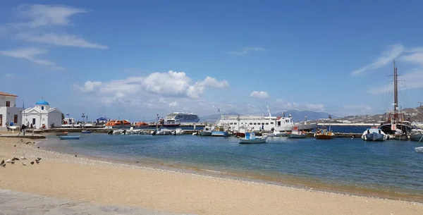 Uma vista sobre o antigo porto de Míconos — Fotografia de Stock