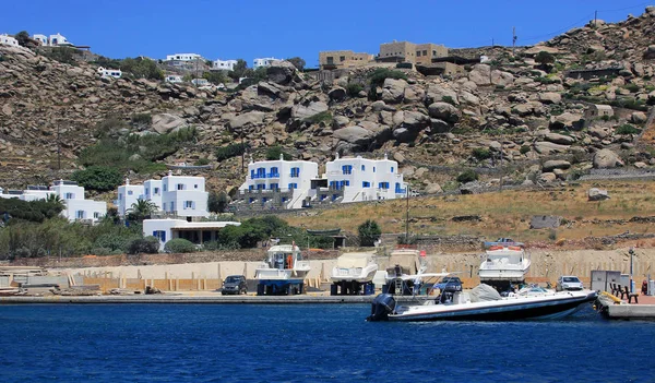 Arquitectura griega clásica en Mykonos, vista desde el mar — Foto de Stock