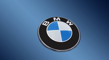 Mavi Bmw logosuna havalandırma detay