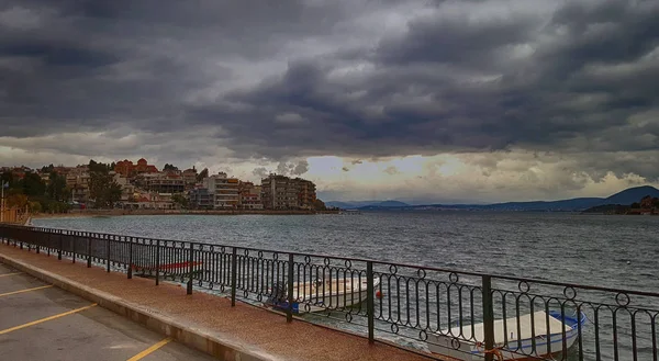 La ciudad de Chalkida, Evia, Grecia — Foto de Stock