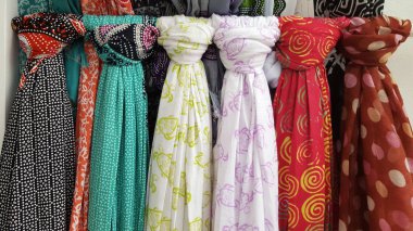 birçok parlak Bayan tulum yakın çekim