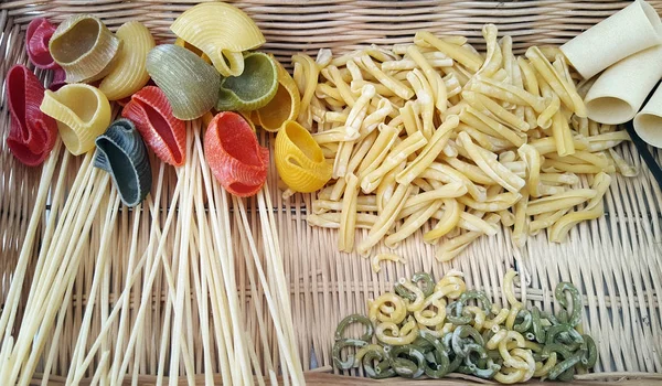Contexte des différents types de pâtes séchées — Photo
