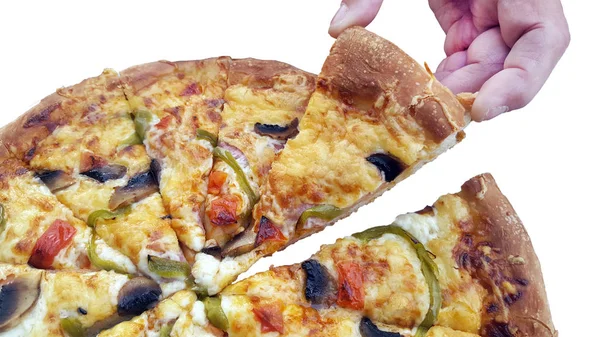 Mão segurando uma fatia de pizza deliciosa — Fotografia de Stock