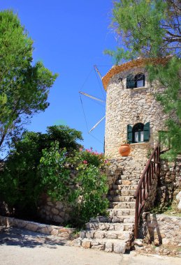 Skinari tarihinde Yunan geleneksel eski yel değirmeni