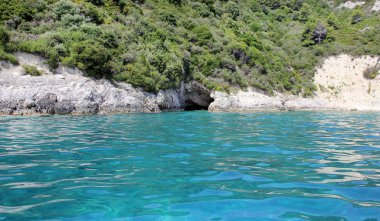 Zakintos üzerinde Keri mağaraları 