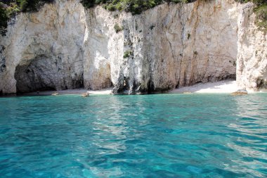 Zakintos üzerinde Keri mağaraları 