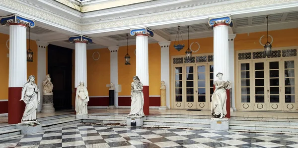 CORFU, GREECE- January 21, 2018: Statues on terrace of the Achilleion princess Sissy's palace in Corfu, Greece — Stock Photo, Image