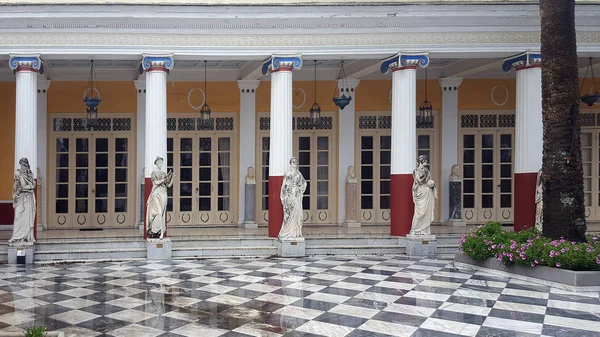 CORFU, GREECE- January 21, 2018: Statues on terrace of the Achilleion princess Sissy's palace in Corfu, Greece — Stock Photo, Image