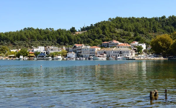 THASSOS, GREECE - September 12, 2015: Beautiful view of Thassos town (Limenas), in Thassos island, Greece — стоковое фото