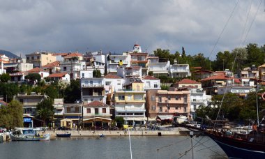 Sahil kasaba Limenaria adada Thasos, Yunanistan Thassos, Yunanistan - 15 Eylül 2015: eski liman