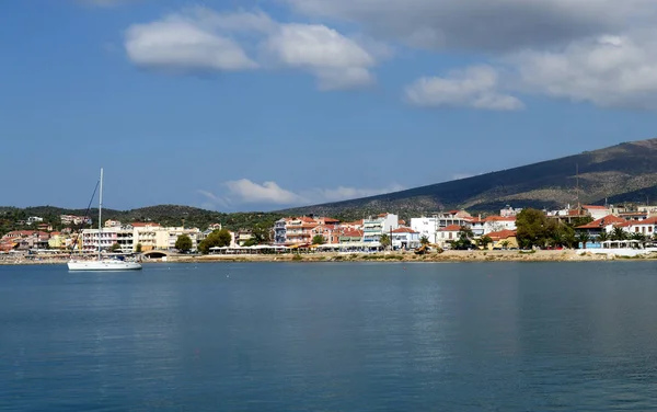 Bella vista sulla città di Limenaria vicino al mare sull'isola di Taso, Grecia — Foto Stock