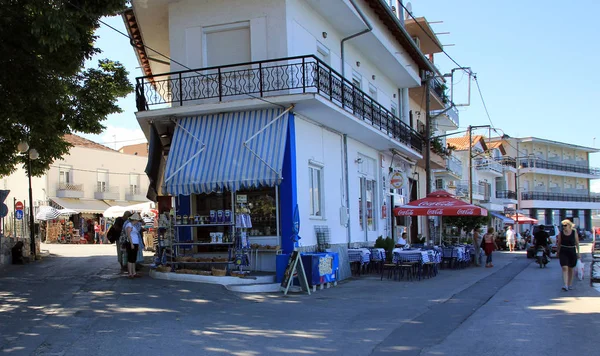 THASSOS, GRÈCE - 12 septembre 2015 : Rues typiques grecques de Limenas, île de Thassos — Photo