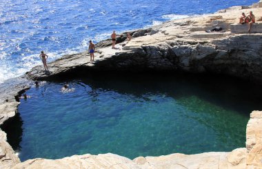 Taşöz, Yunanistan - 16 Eylül 2015: doğal havuzu Giola Thassos Island, Yunanistan