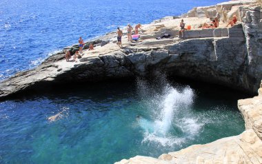 Taşöz, Yunanistan - 16 Eylül 2015: doğal havuzu Giola Thassos Island, Yunanistan