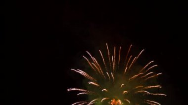Fireworks uygulamasında sarı ve kırmızı renklerde