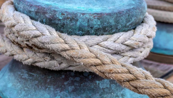 Seile auf einem Segelschiff — Stockfoto