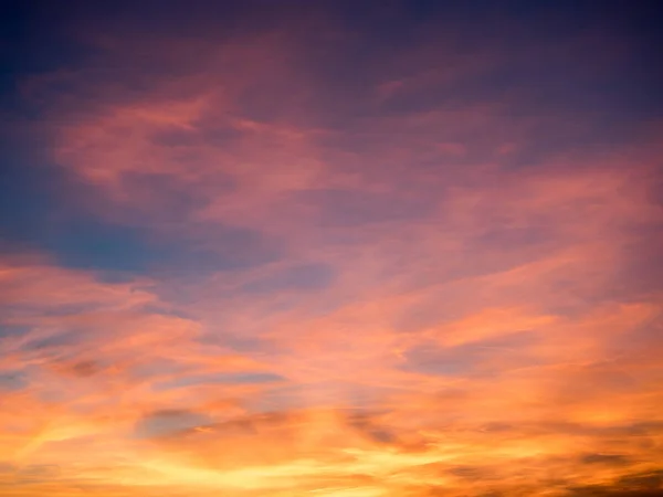Himmel am Abend nach Sonnenuntergang — Stockfoto