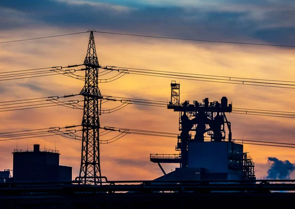 Austria, linz, industria alla luce della sera — Foto Stock