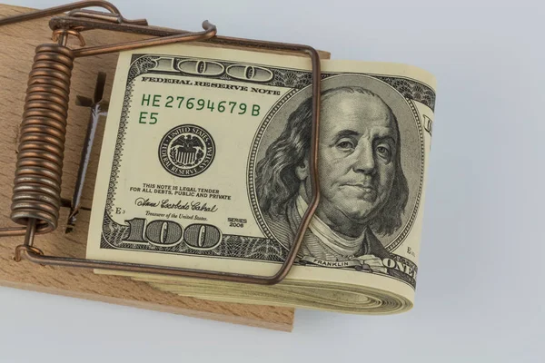 Dolarové bankovky v pasti na myši — Stock fotografie