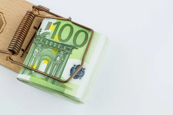 Euro notes in mousetrap — Stock Photo, Image