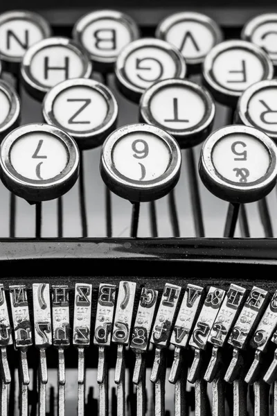 Un teclado de máquina de escribir —  Fotos de Stock