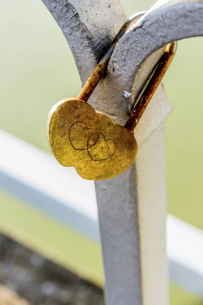 Padlock symbolizing love — Stock Photo, Image