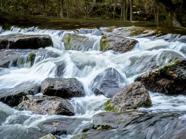 Creek with running water — Φωτογραφία Αρχείου