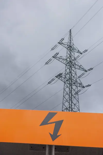 Current asten a power line — Stock Photo, Image