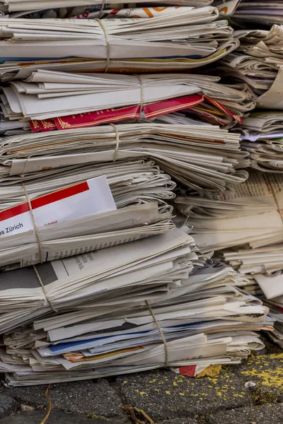 Kağıt yığını. eski Gazeteler — Stok fotoğraf